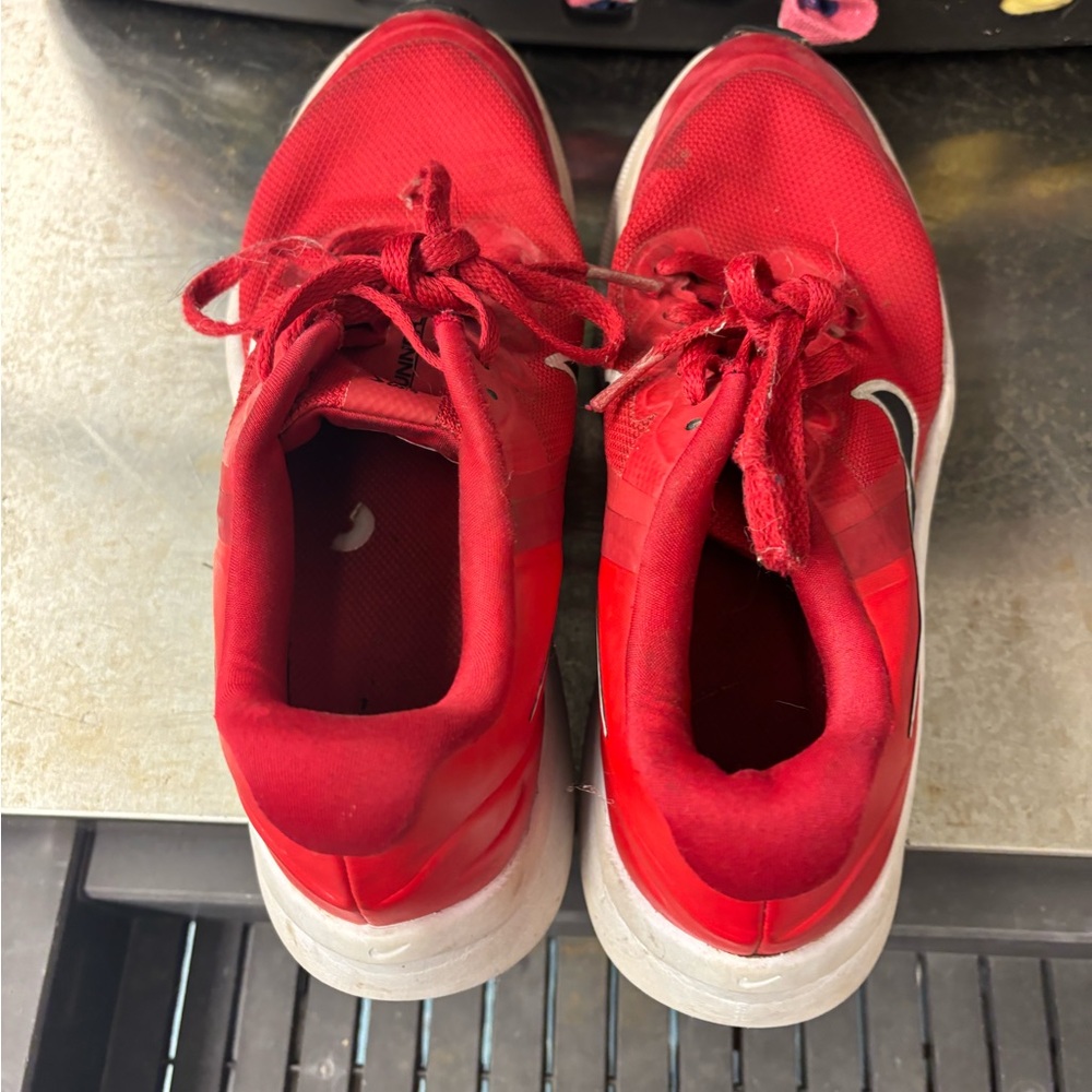 Red Nike used size 3.5 youth